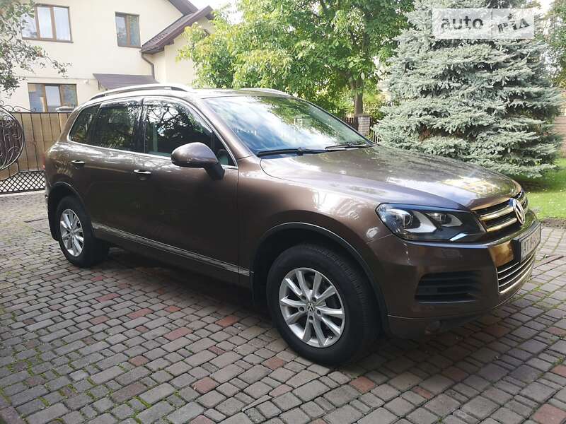 Внедорожник / Кроссовер Volkswagen Touareg 2013 в 