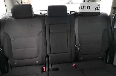 Внедорожник / Кроссовер Volkswagen Touareg 2013 в 