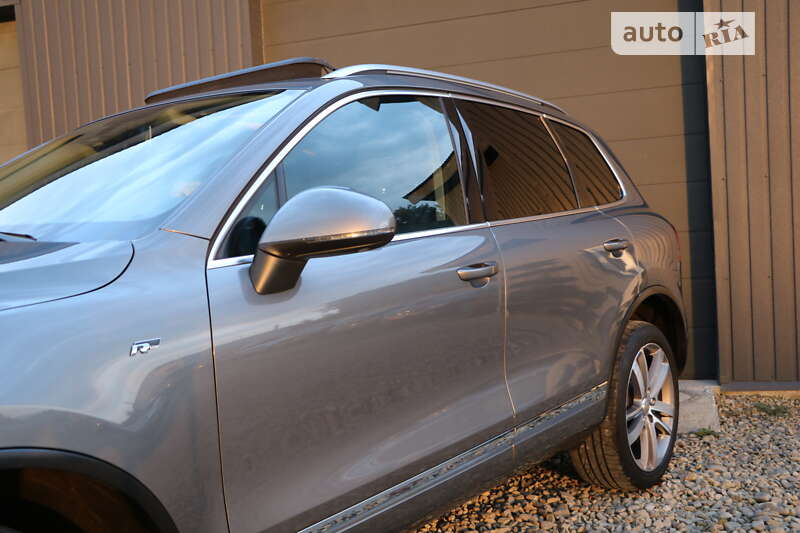 Позашляховик / Кросовер Volkswagen Touareg 2012 в Трускавці