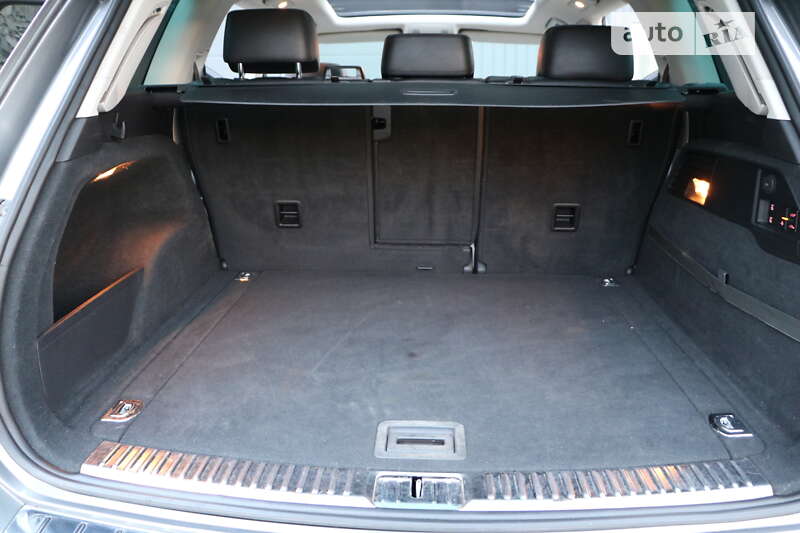 Позашляховик / Кросовер Volkswagen Touareg 2012 в Трускавці