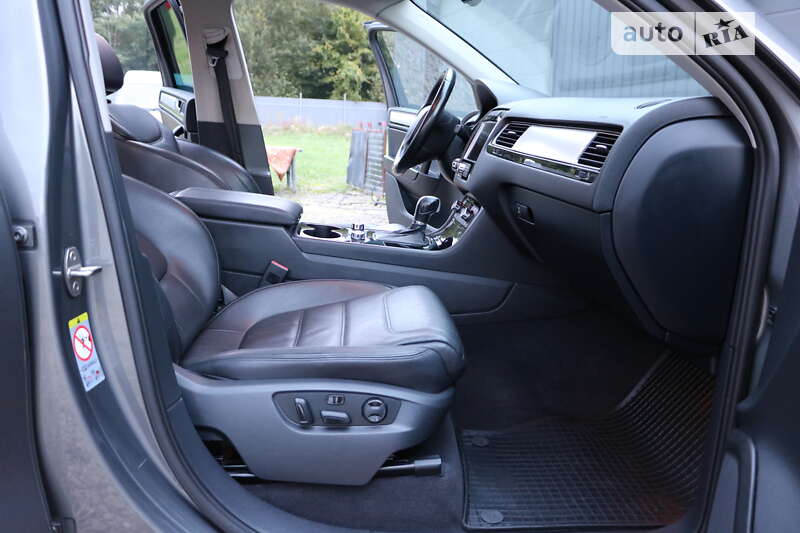 Позашляховик / Кросовер Volkswagen Touareg 2012 в Трускавці