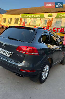 Внедорожник / Кроссовер Volkswagen Touareg 2012 в Полтаве