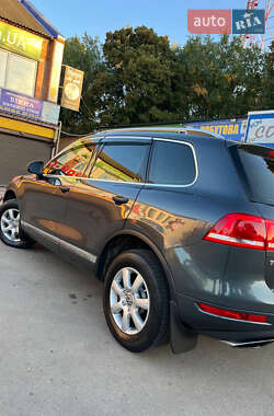 Внедорожник / Кроссовер Volkswagen Touareg 2012 в Полтаве