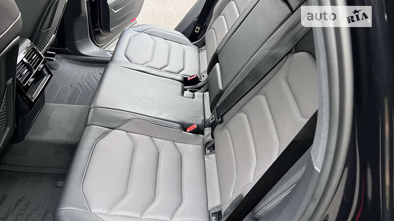 Позашляховик / Кросовер Volkswagen Touareg 2020 в Києві