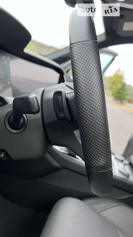 Позашляховик / Кросовер Volkswagen Touareg 2020 в Києві