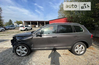 Позашляховик / Кросовер Volkswagen Touareg 2011 в 