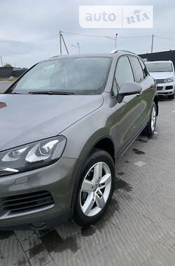Внедорожник / Кроссовер Volkswagen Touareg 2013 в Каменке-Бугской