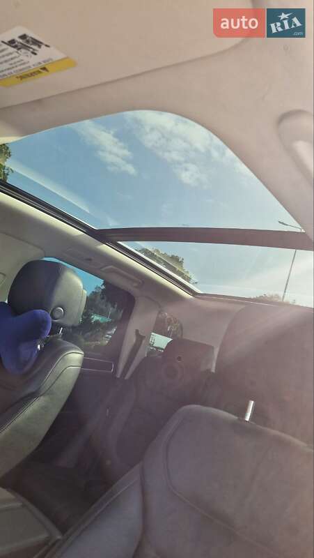 Внедорожник / Кроссовер Volkswagen Touareg 2014 в Киеве
