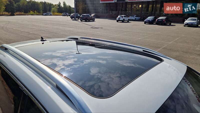 Внедорожник / Кроссовер Volkswagen Touareg 2014 в Киеве