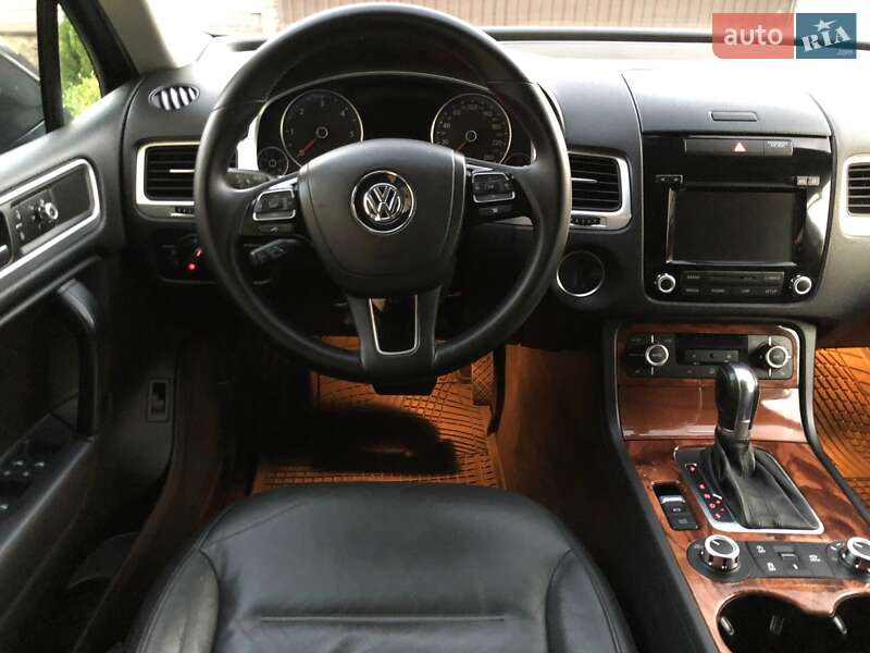 Внедорожник / Кроссовер Volkswagen Touareg 2012 в Броварах