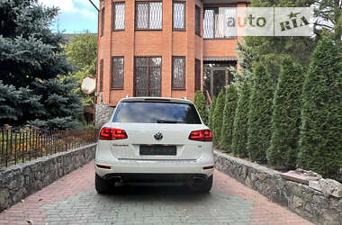 Позашляховик / Кросовер Volkswagen Touareg 2011 в Дніпрі