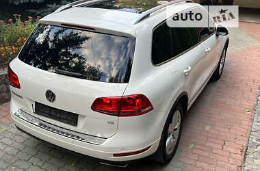 Позашляховик / Кросовер Volkswagen Touareg 2011 в Дніпрі