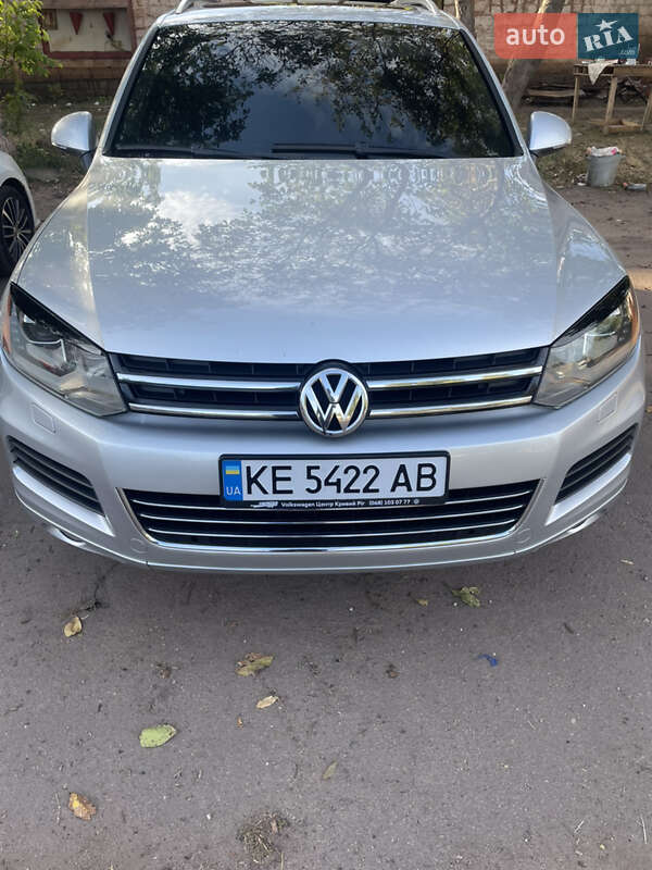 Внедорожник / Кроссовер Volkswagen Touareg 2011 в Кривом Роге