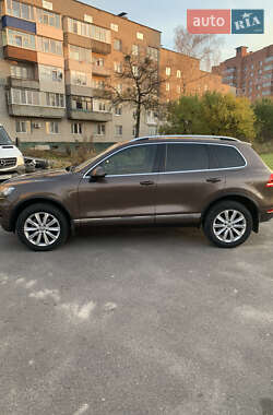 Внедорожник / Кроссовер Volkswagen Touareg 2011 в Сумах