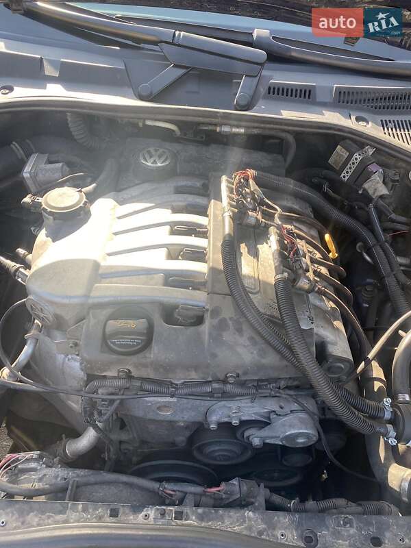 Позашляховик / Кросовер Volkswagen Touareg 2004 в Могилів-Подільському