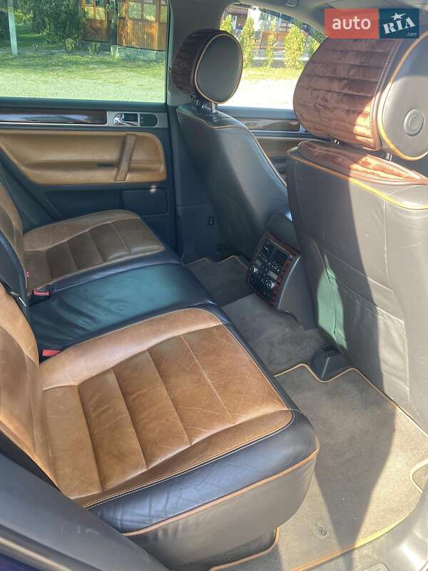 Позашляховик / Кросовер Volkswagen Touareg 2004 в Могилів-Подільському