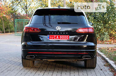 Позашляховик / Кросовер Volkswagen Touareg 2018 в 