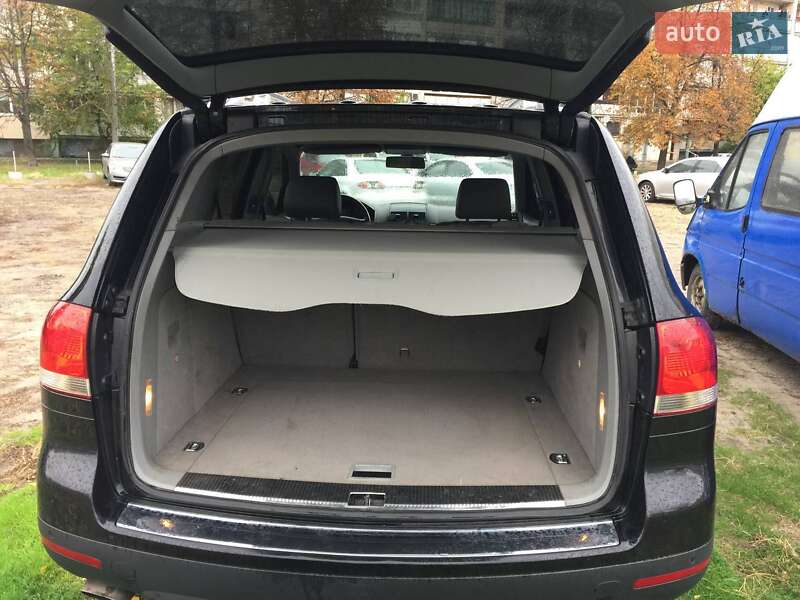 Внедорожник / Кроссовер Volkswagen Touareg 2004 в Киеве