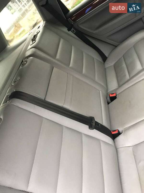 Внедорожник / Кроссовер Volkswagen Touareg 2004 в Киеве