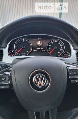 Внедорожник / Кроссовер Volkswagen Touareg 2014 в Доброполье