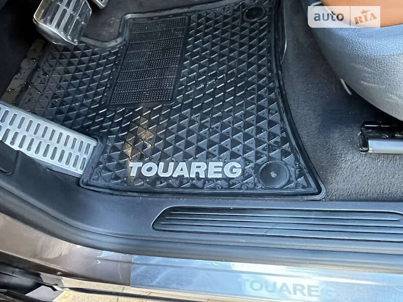 Внедорожник / Кроссовер Volkswagen Touareg 2014 в Славском