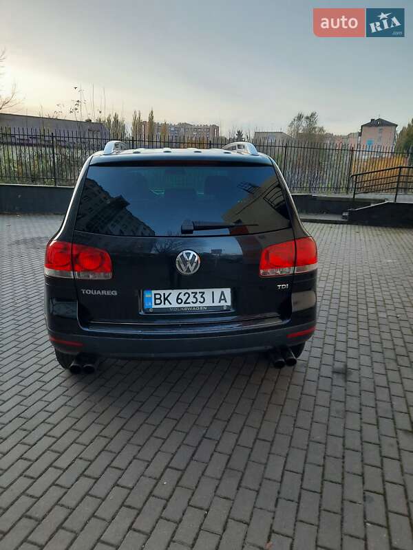 Внедорожник / Кроссовер Volkswagen Touareg 2004 в Ровно