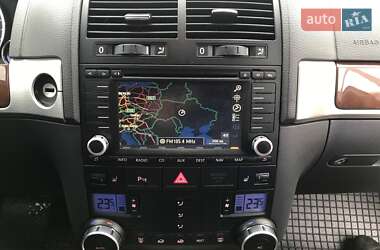 Внедорожник / Кроссовер Volkswagen Touareg 2007 в 