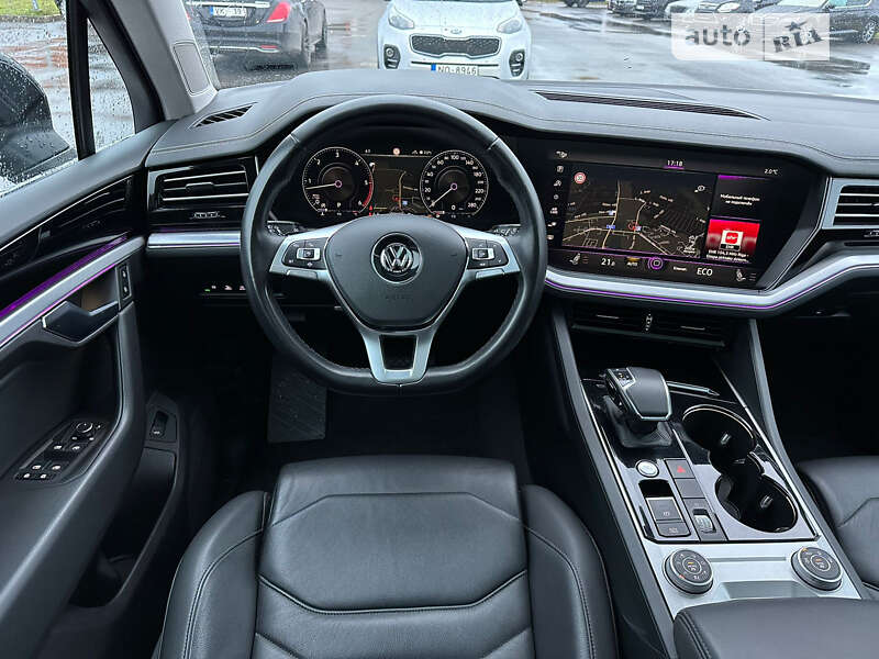 Позашляховик / Кросовер Volkswagen Touareg 2018 в Рава-Руській