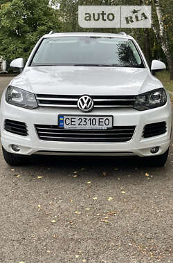 Внедорожник / Кроссовер Volkswagen Touareg 2012 в Черновцах