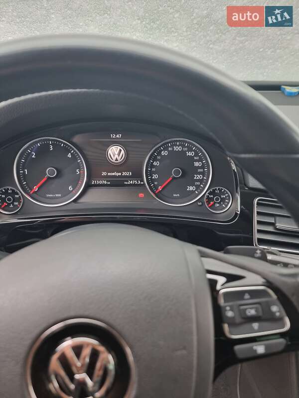 Внедорожник / Кроссовер Volkswagen Touareg 2016 в Черновцах