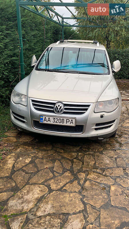 Внедорожник / Кроссовер Volkswagen Touareg 2008 в Киеве