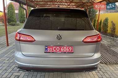 Внедорожник / Кроссовер Volkswagen Touareg 2018 в 