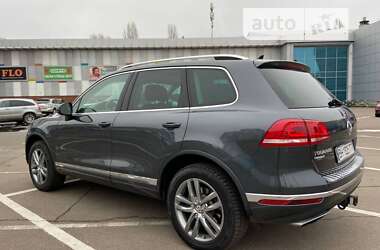 Внедорожник / Кроссовер Volkswagen Touareg 2015 в Одессе