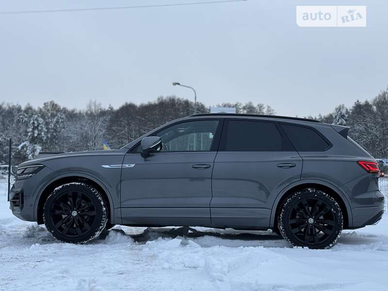 Позашляховик / Кросовер Volkswagen Touareg 2019 в Львові