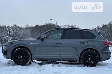 Внедорожник / Кроссовер Volkswagen Touareg 2019 в 
