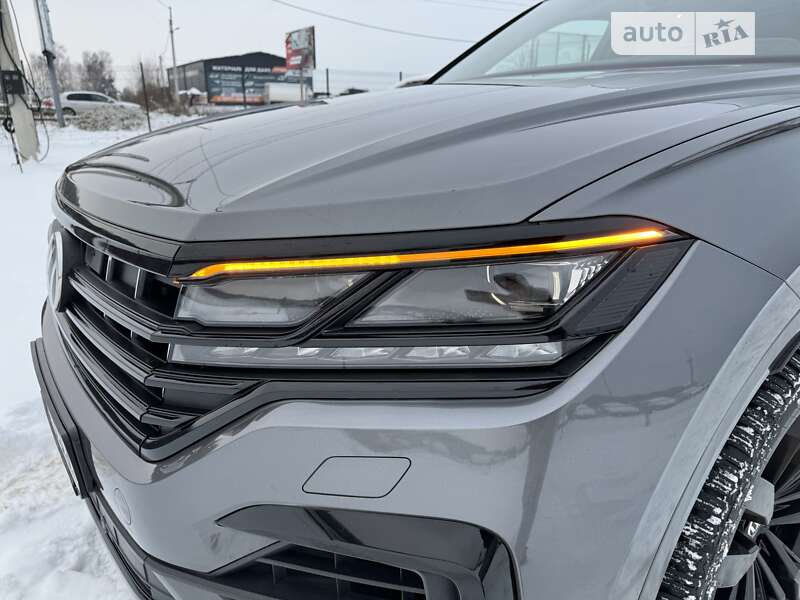 Позашляховик / Кросовер Volkswagen Touareg 2019 в Львові