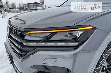 Внедорожник / Кроссовер Volkswagen Touareg 2019 в 