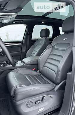 Внедорожник / Кроссовер Volkswagen Touareg 2019 в 