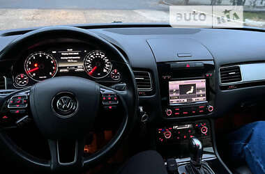 Позашляховик / Кросовер Volkswagen Touareg 2012 в Дніпрі