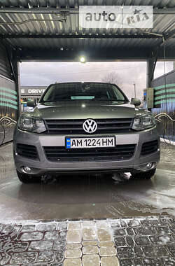 Позашляховик / Кросовер Volkswagen Touareg 2011 в Коростені