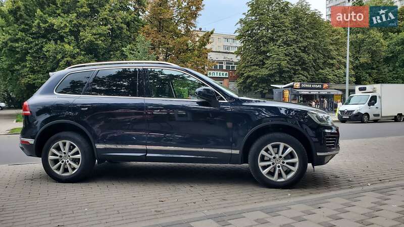 Внедорожник / Кроссовер Volkswagen Touareg 2017 в Киеве