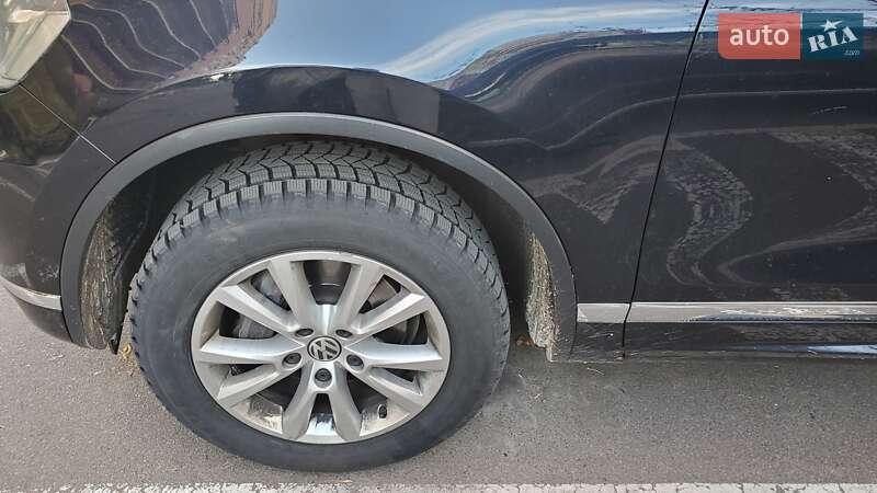 Внедорожник / Кроссовер Volkswagen Touareg 2017 в Киеве