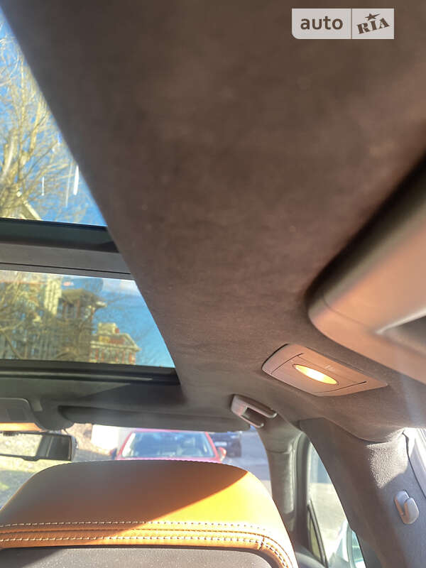 Позашляховик / Кросовер Volkswagen Touareg 2013 в Києві