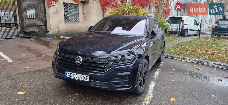 Позашляховик / Кросовер Volkswagen Touareg 2021 в Києві