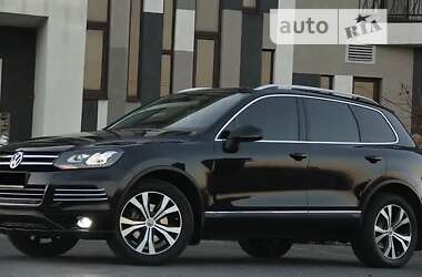 Внедорожник / Кроссовер Volkswagen Touareg 2013 в Хмельницком