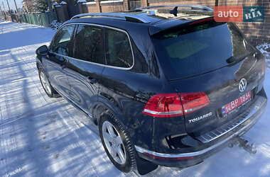 Внедорожник / Кроссовер Volkswagen Touareg 2015 в Львове