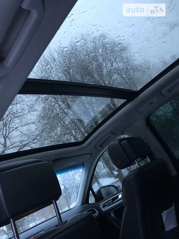 Внедорожник / Кроссовер Volkswagen Touareg 2014 в Дрогобыче