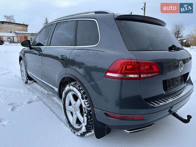 Внедорожник / Кроссовер Volkswagen Touareg 2012 в Виннице