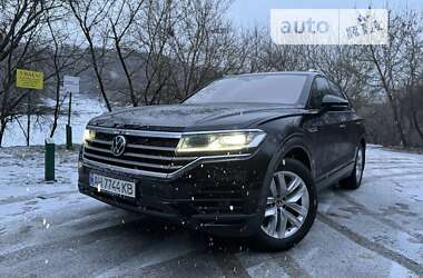 Внедорожник / Кроссовер Volkswagen Touareg 2020 в Киеве