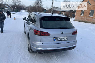 Позашляховик / Кросовер Volkswagen Touareg 2018 в Кропивницькому